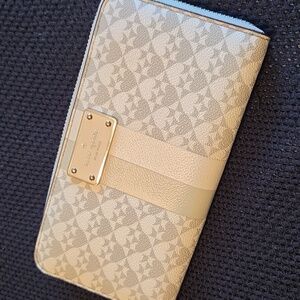 Kate Spade Signature Zip Wallet